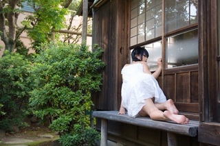 Eri Kitami feet photo thumbnail