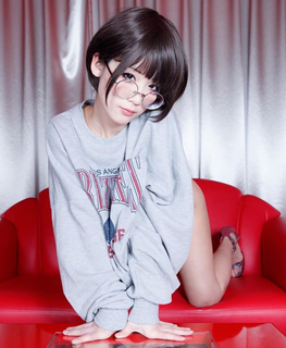 Eri Kitami feet photo thumbnail