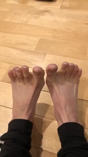 Eri Kitami feet photo thumbnail