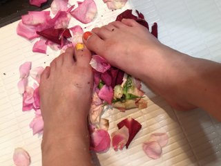 Eri Kitami feet photo thumbnail
