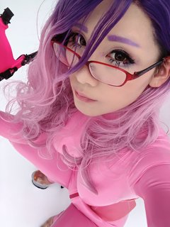 Eri Kitami feet photo thumbnail