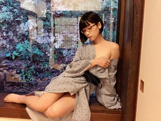 Eri Kitami feet photo thumbnail