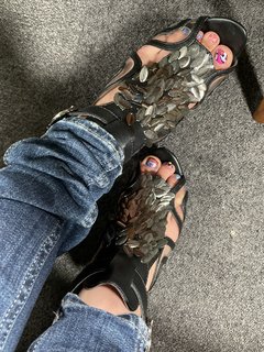 Eri Kitami feet photo thumbnail