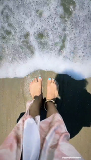 Erica Dickerson feet photo 18
