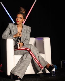 Erica Dickerson feet photo 4