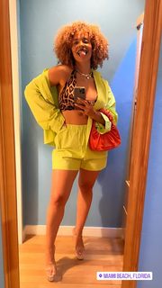 Erica Dickerson feet photo 10