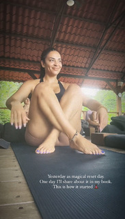 Erica Dickerson feet photo 1
