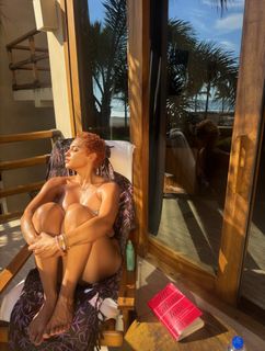 Erica Dickerson feet photo 1