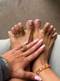 Erica Dickerson feet photo 3