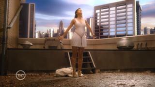 Erica Durance feet photo thumbnail