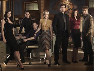 Erica Durance feet photo thumbnail