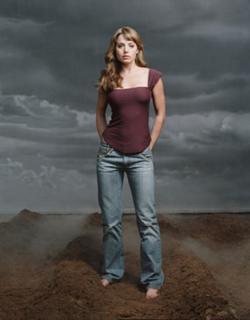 Erica Durance feet photo thumbnail