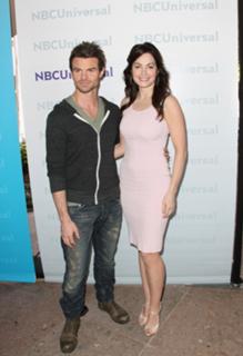 Erica Durance feet photo thumbnail