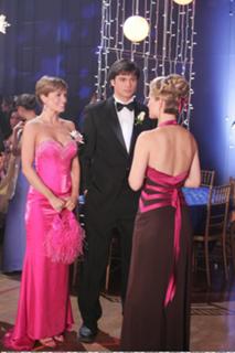 Erica Durance feet photo thumbnail