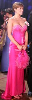 Erica Durance feet photo thumbnail