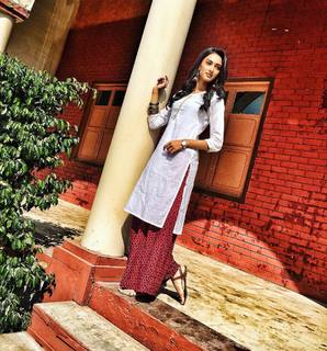 Erica Fernandes feet photo 13