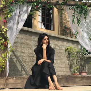Erica Fernandes feet photo 11