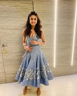 Erica Fernandes feet photo 1
