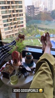 Erica Fernandes feet photo 10