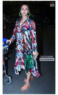 Erica Fernandes feet photo 8
