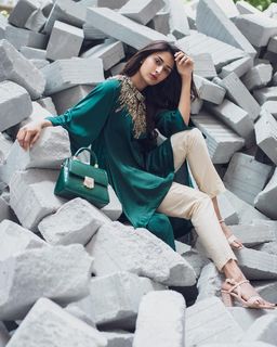 Erica Fernandes feet photo 3