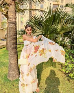 Erica Fernandes feet photo 1
