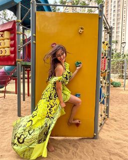 Erica Fernandes feet photo 15