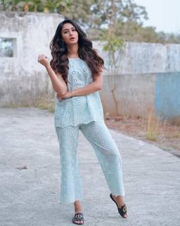 Erica Fernandes feet photo 14