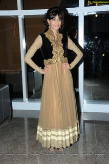 Erica Fernandes feet photo 6