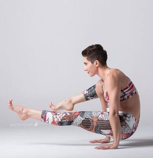 Erica Majtenyi feet photo 9