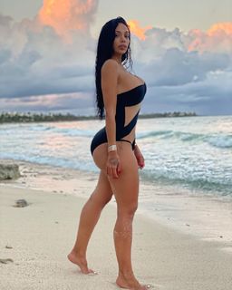 Erica Mena feet photo thumbnail