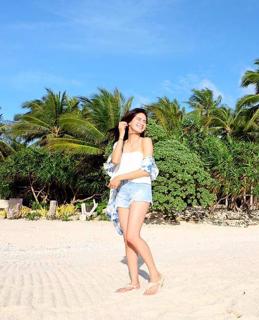 Erich Gonzales feet photo 2