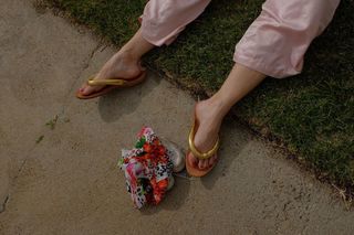 Erika Christensen feet photo thumbnail