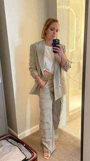 Erika Christensen feet photo thumbnail