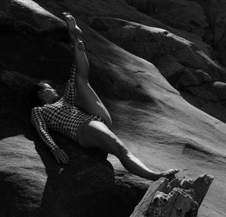 Erika Christensen feet photo thumbnail