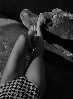 Erika Christensen feet photo thumbnail