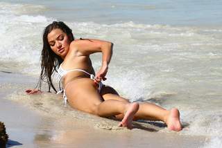 Erika Costell feet photo thumbnail