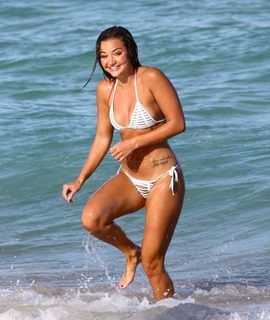 Erika Costell feet photo thumbnail