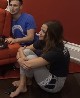 Erika Costell feet photo thumbnail