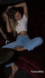 Erika Costell feet photo thumbnail