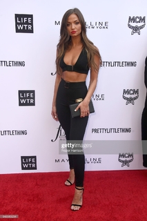 Erika Costell feet photo thumbnail
