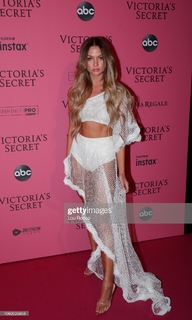 Erika Costell feet photo thumbnail