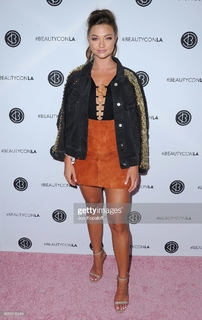 Erika Costell feet photo thumbnail