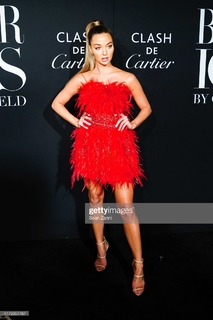 Erika Costell feet photo thumbnail