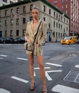 Erika Costell feet photo thumbnail