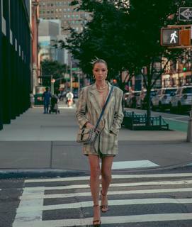 Erika Costell feet photo thumbnail