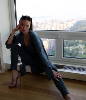 Erika Costell feet photo thumbnail