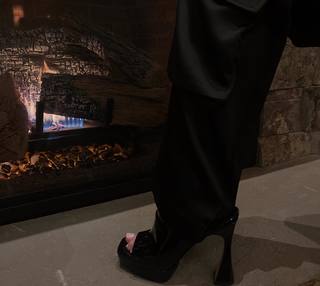 Erika Costell feet photo thumbnail