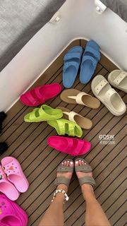 Erika Costell feet photo thumbnail