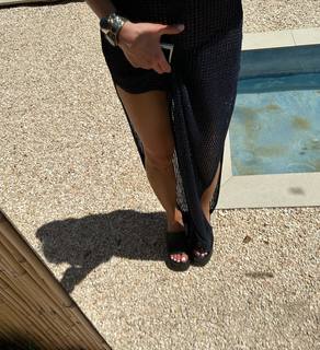 Erika Costell feet photo thumbnail